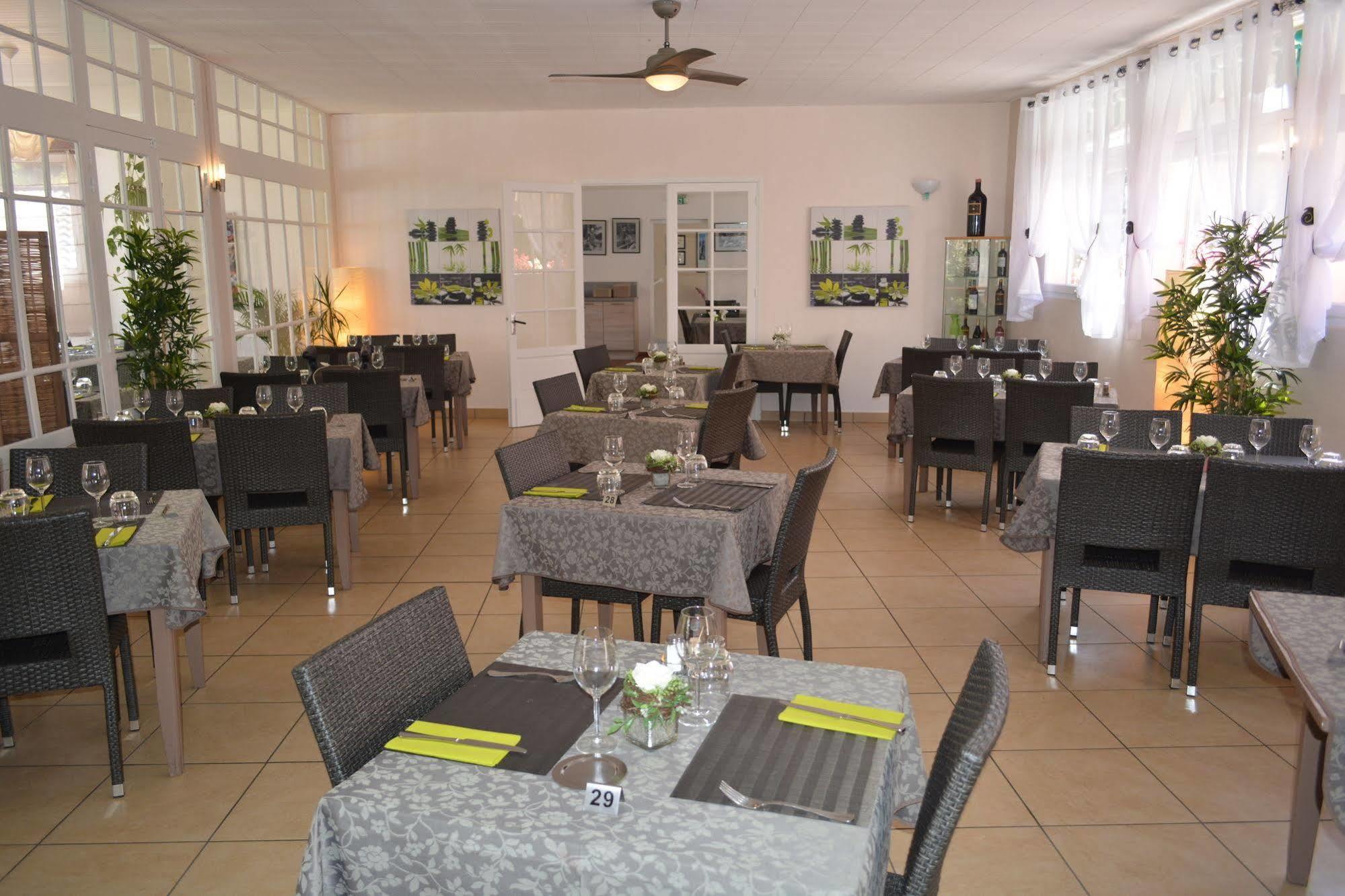 Hotel Restaurant Les Falaises Bouziès Kültér fotó